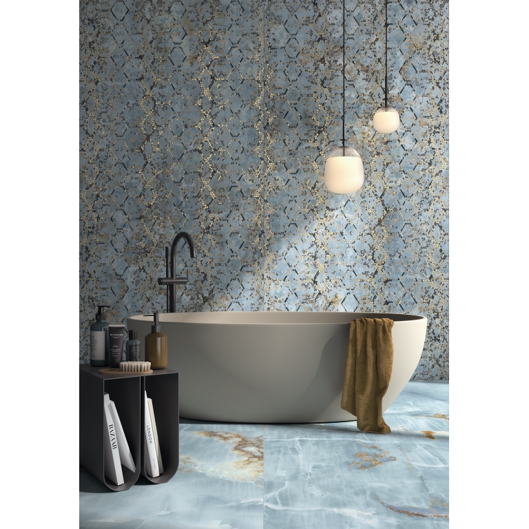 ZAMBIA - 47X109, PYTHON, GLOSSY